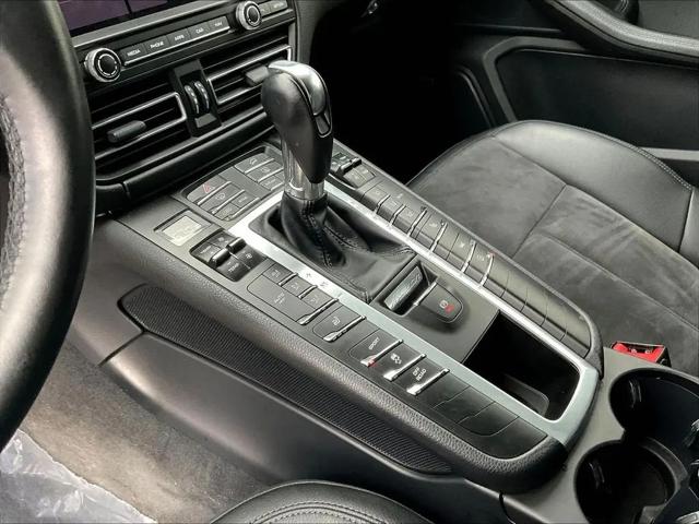 2021 Porsche Macan Macan