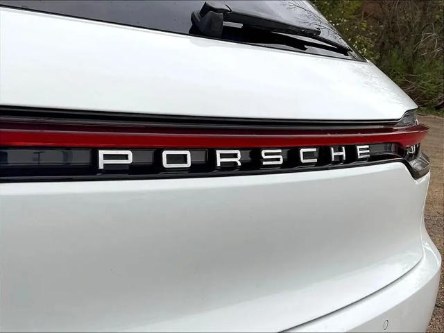2021 Porsche Macan Macan