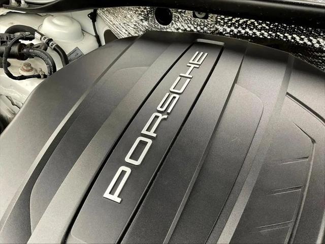 2021 Porsche Macan Macan