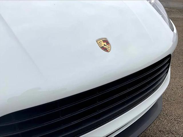 2021 Porsche Macan Macan
