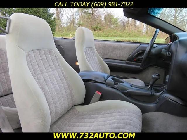 2001 Chevrolet Camaro Base