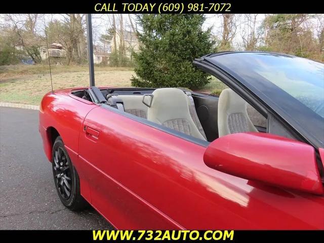 2001 Chevrolet Camaro Base