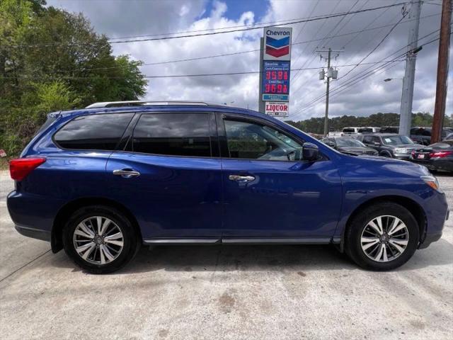 2017 Nissan Pathfinder SV