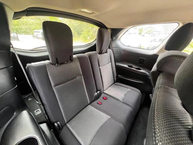 2017 Nissan Pathfinder SV