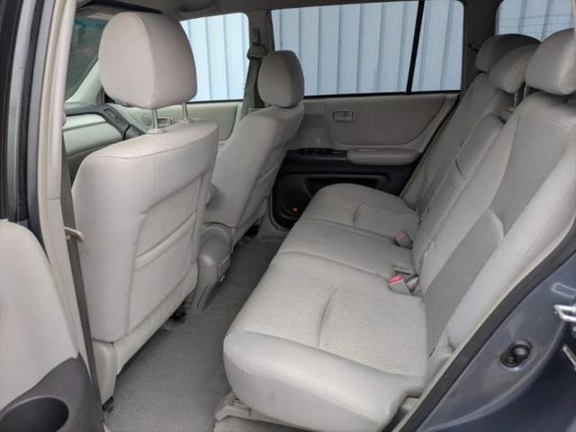 2004 Toyota Highlander Base