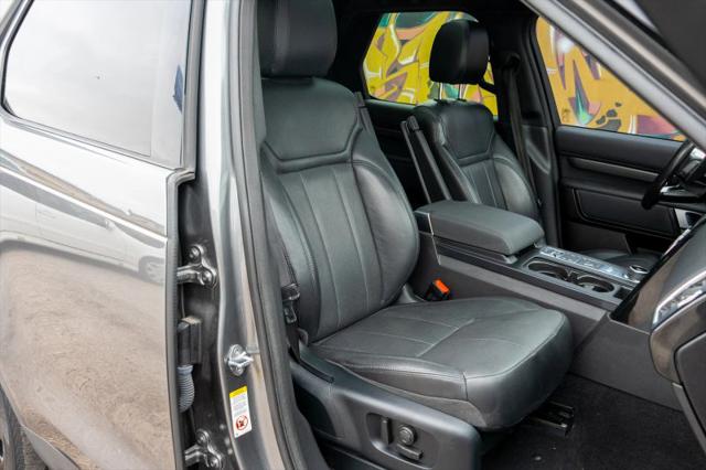 2017 Land Rover Discovery SE