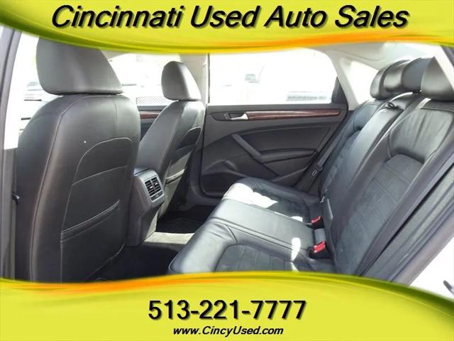 2013 Volkswagen Passat 3.6L V6 SEL Premium