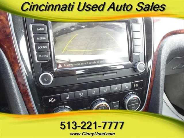 2013 Volkswagen Passat 3.6L V6 SEL Premium