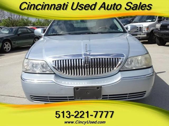 2005 Lincoln Town Car Signature Limited