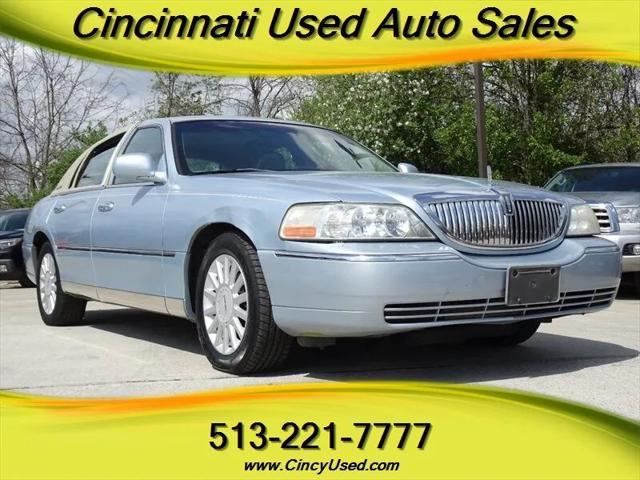 2005 Lincoln Town Car Signature Limited