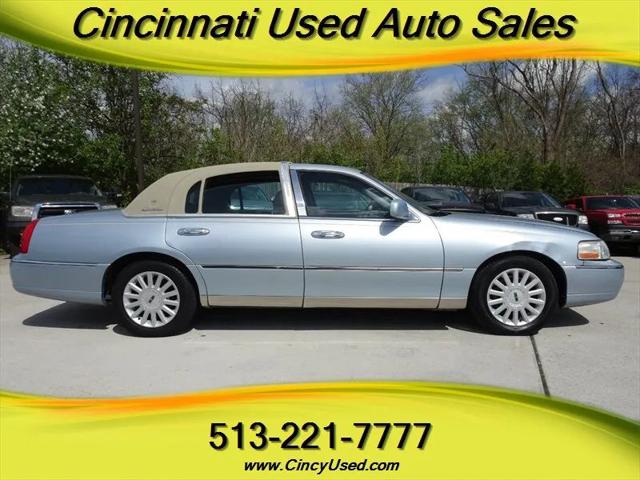 2005 Lincoln Town Car Signature Limited