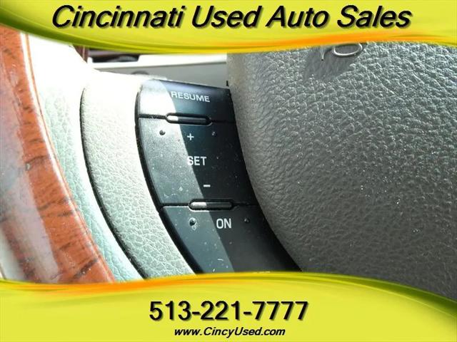 2005 Lincoln Town Car Signature Limited