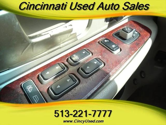 2005 Lincoln Town Car Signature Limited