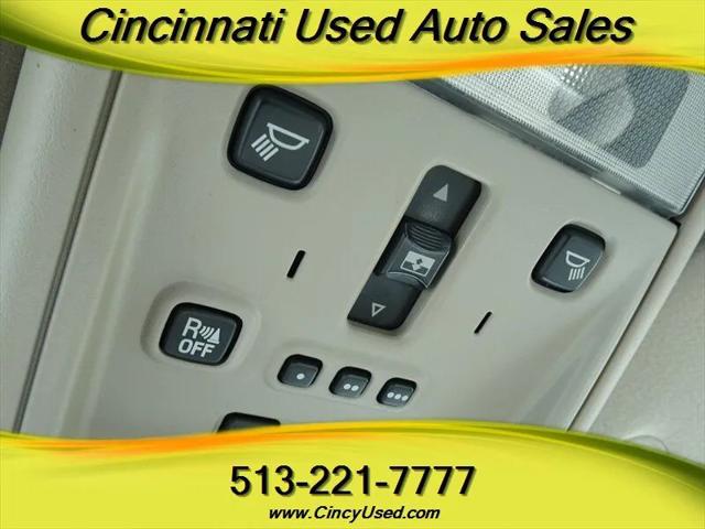 2005 Lincoln Town Car Signature Limited