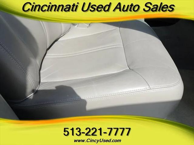 2005 Lincoln Town Car Signature Limited