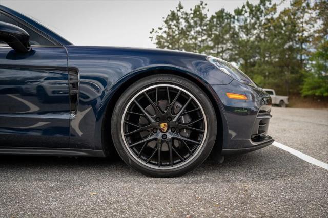 2017 Porsche Panamera Base