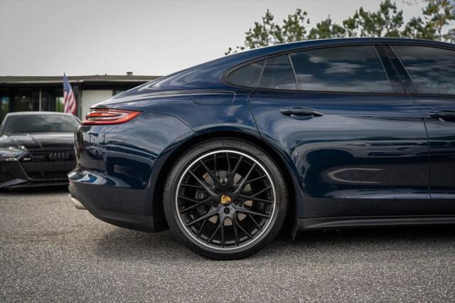 2017 Porsche Panamera Base