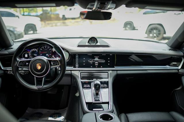 2017 Porsche Panamera Base