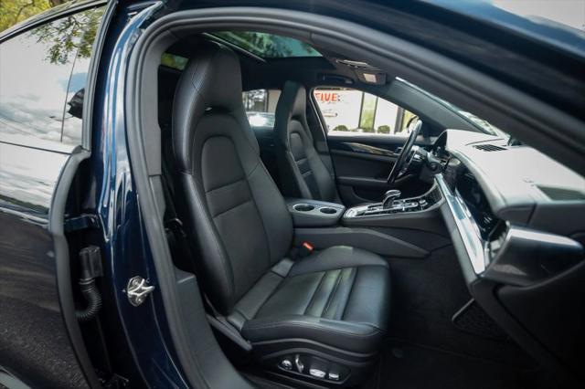 2017 Porsche Panamera Base