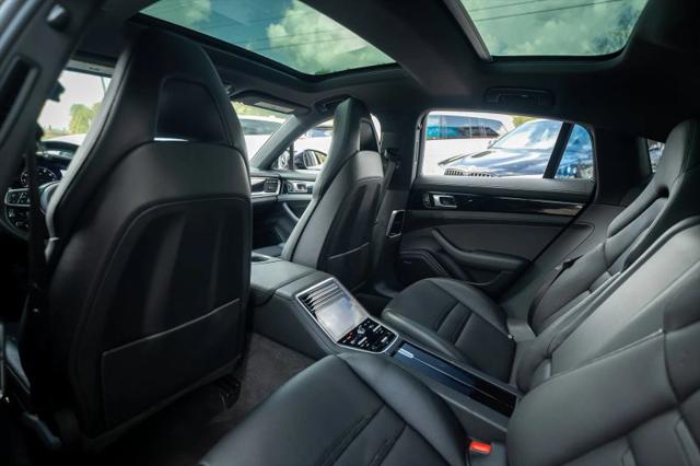 2017 Porsche Panamera Base