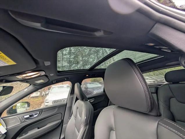 2026 Volvo XC60 B5 Ultra Black Edition