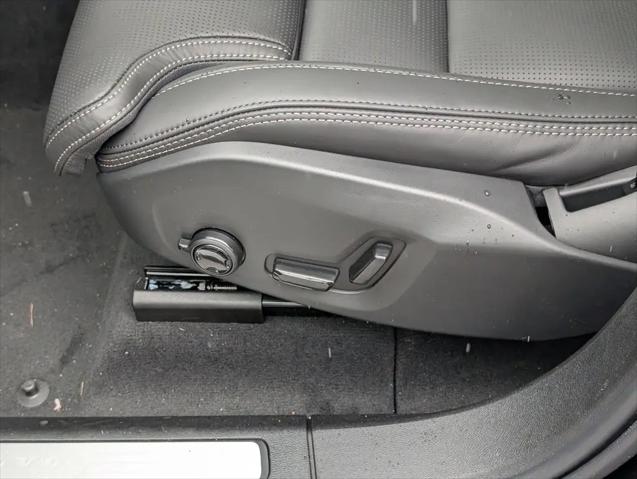 2026 Volvo XC60 B5 Ultra Black Edition