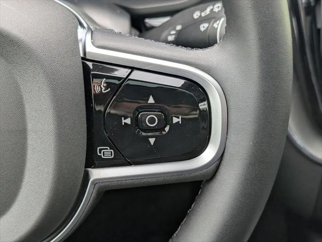 2026 Volvo XC60 B5 Ultra Black Edition