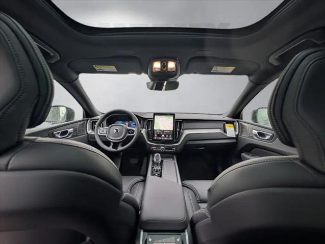 2026 Volvo XC60 B5 Ultra Black Edition