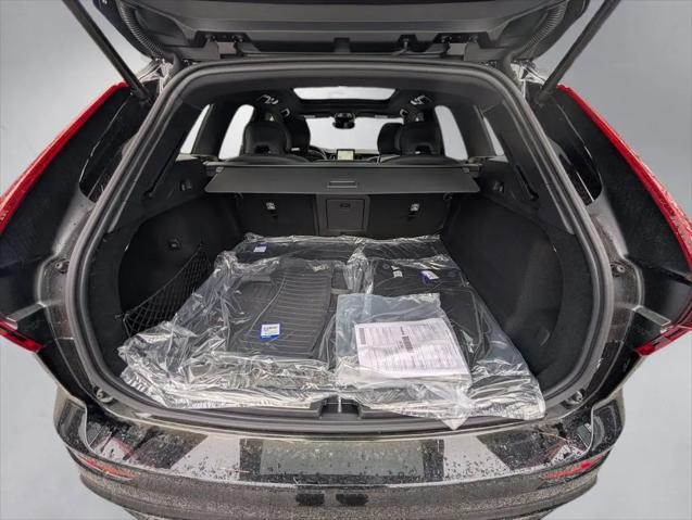 2026 Volvo XC60 B5 Ultra Black Edition