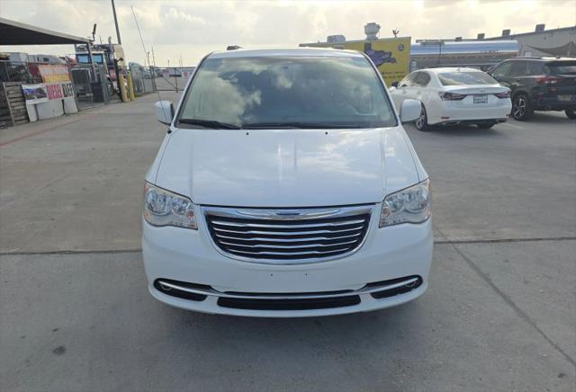 2016 Chrysler Town & Country Touring