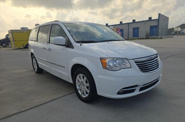 2016 Chrysler Town & Country Touring