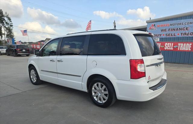 2016 Chrysler Town & Country Touring