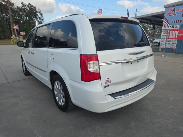 2016 Chrysler Town & Country Touring