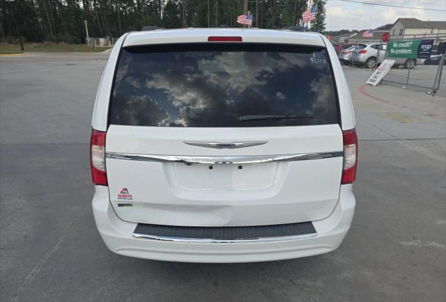 2016 Chrysler Town & Country Touring