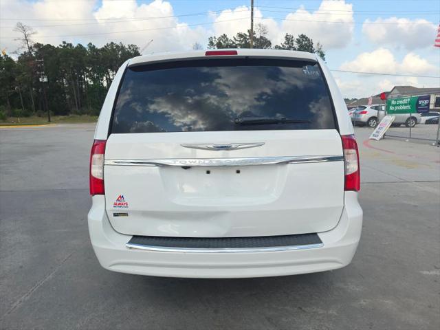2016 Chrysler Town & Country Touring