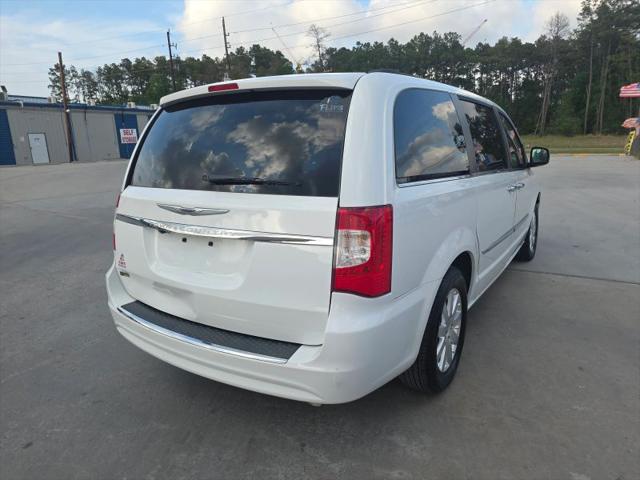 2016 Chrysler Town & Country Touring