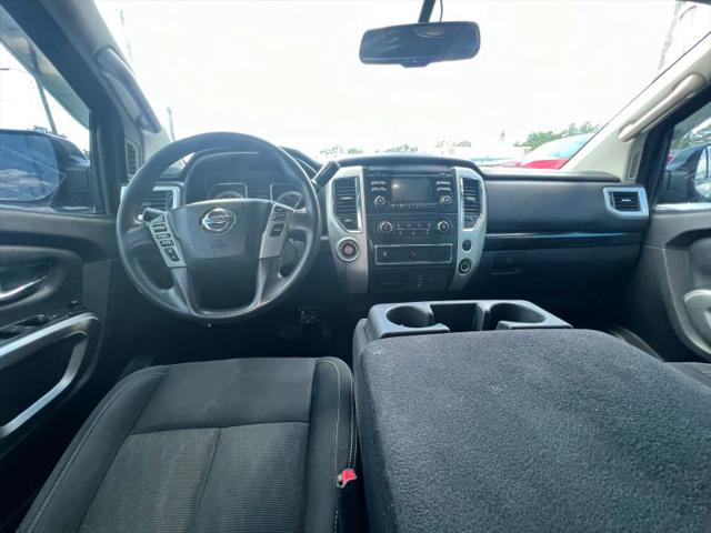 2017 Nissan Titan SV