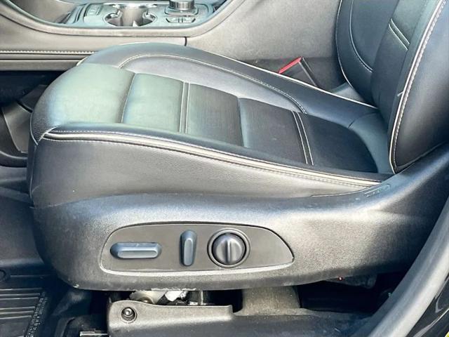 2023 GMC Acadia AWD Denali