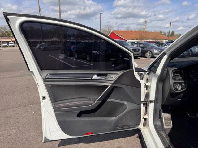 2015 Volkswagen Golf GTI 2.0T SE 4-Door