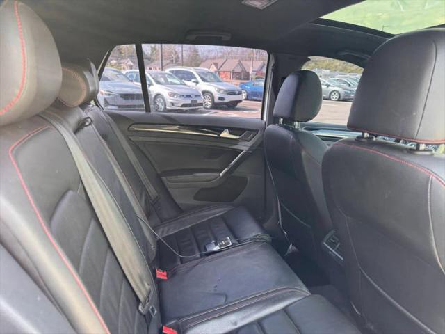 2015 Volkswagen Golf GTI 2.0T SE 4-Door