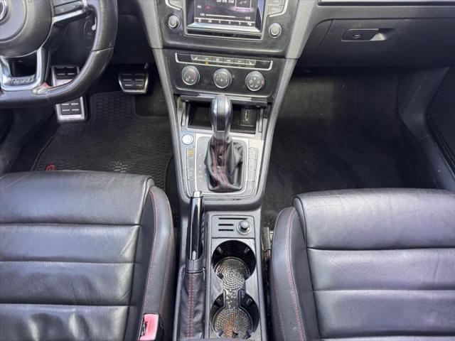 2015 Volkswagen Golf GTI 2.0T SE 4-Door