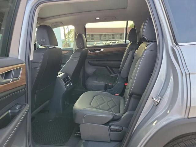 2026 Volkswagen Atlas SE with Technology