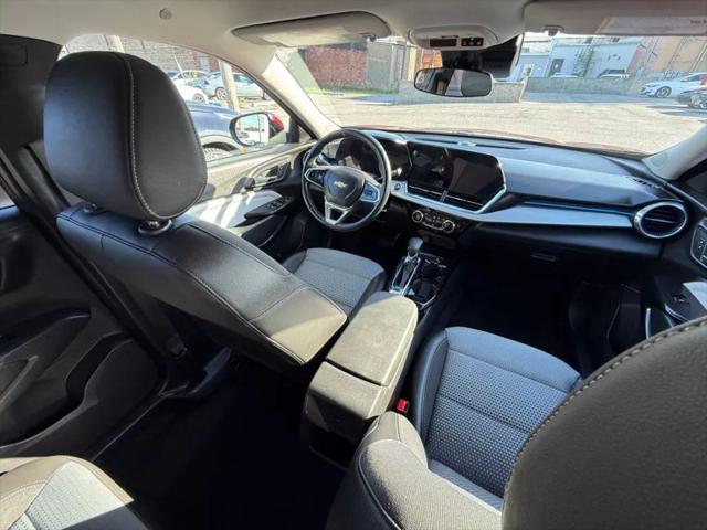 2025 Chevrolet Trax FWD LT