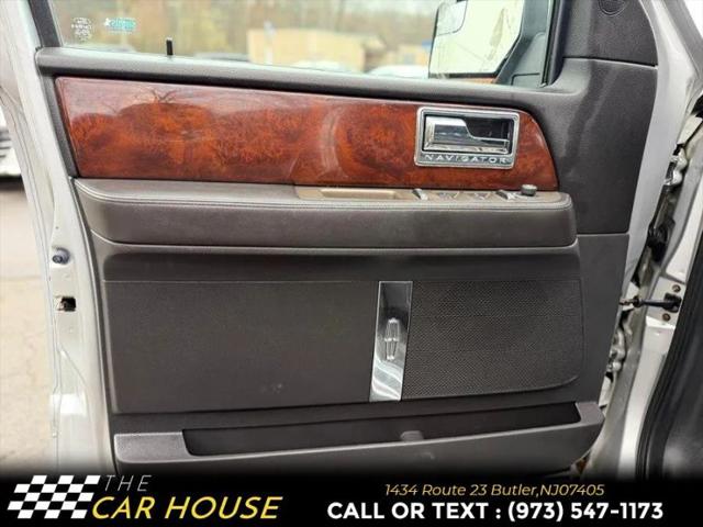 2013 Lincoln Navigator L Base