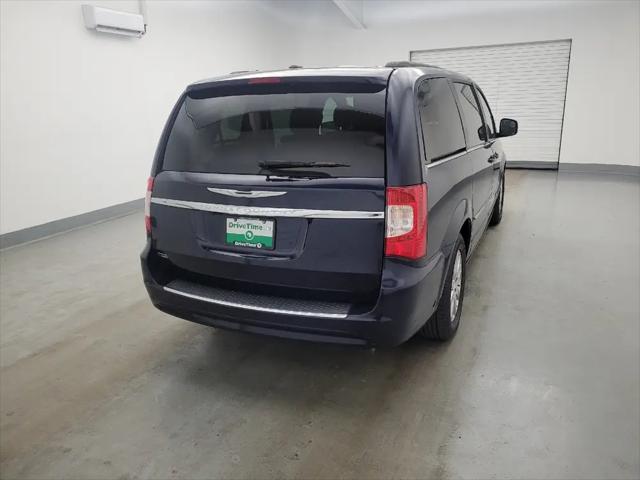 2016 Chrysler Town & Country Touring