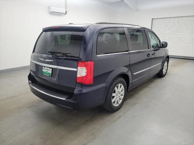 2016 Chrysler Town & Country Touring