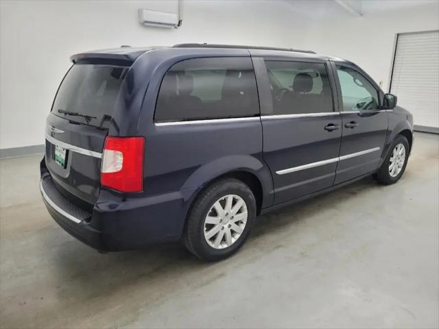 2016 Chrysler Town & Country Touring
