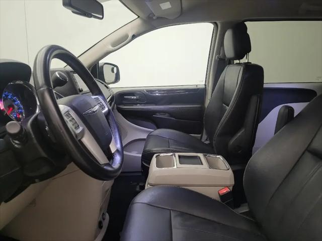 2016 Chrysler Town & Country Touring