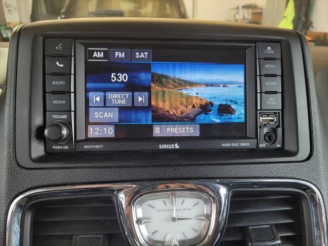 2016 Chrysler Town & Country Touring