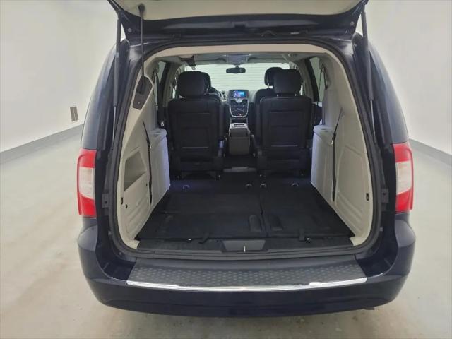 2016 Chrysler Town & Country Touring